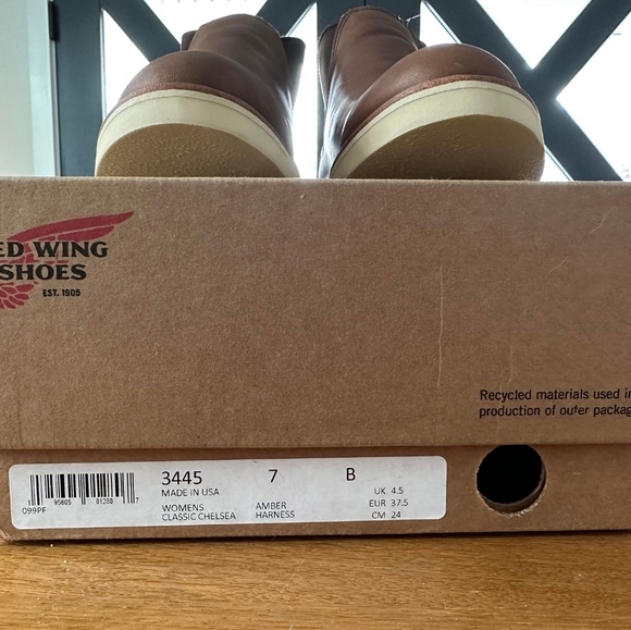 *SOLD* Red Wing 3445 Heritage Women's Classic Chelsea Boot in Amber Harness NIB - Picture 2 of 7